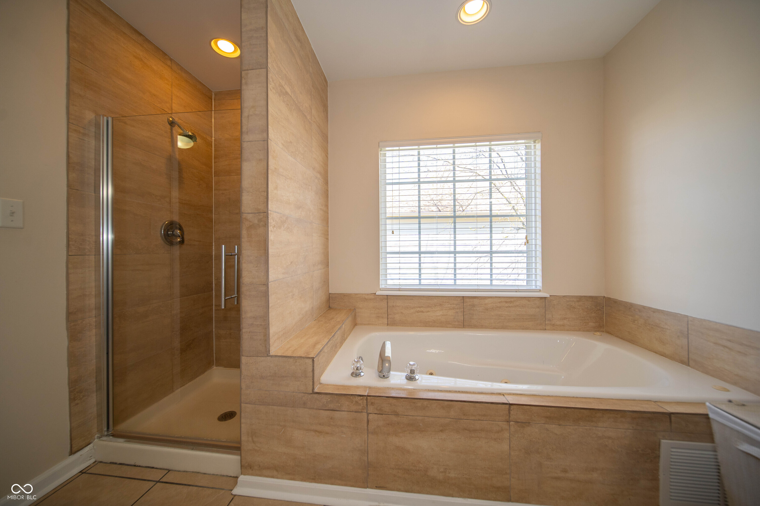 10113 Parkshore Drive Fishers, IN 46038 - Photo 31 of 44