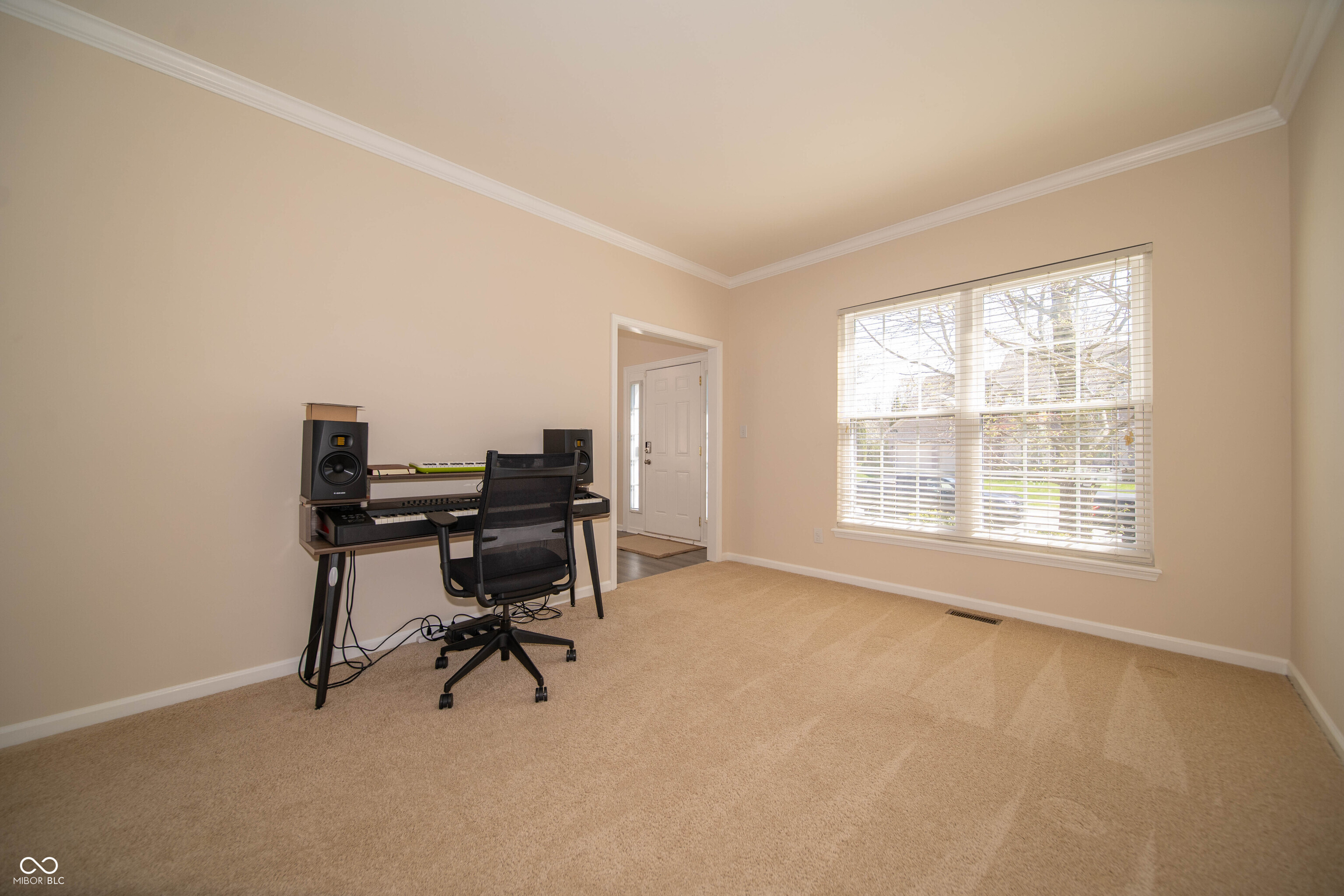 10113 Parkshore Drive Fishers, IN 46038 - Photo 8 of 44