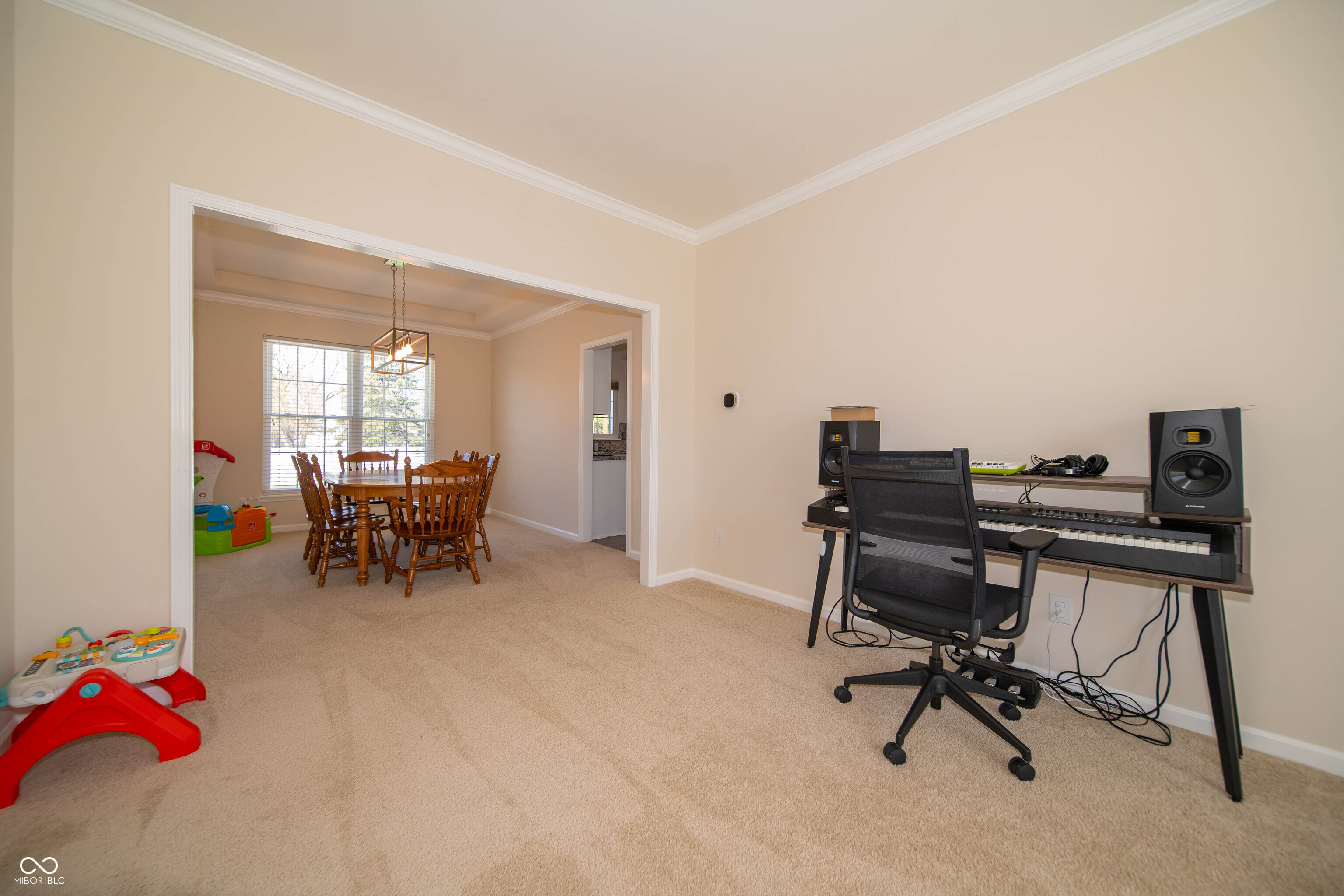 10113 Parkshore Drive Fishers, IN 46038 - Photo 9 of 44