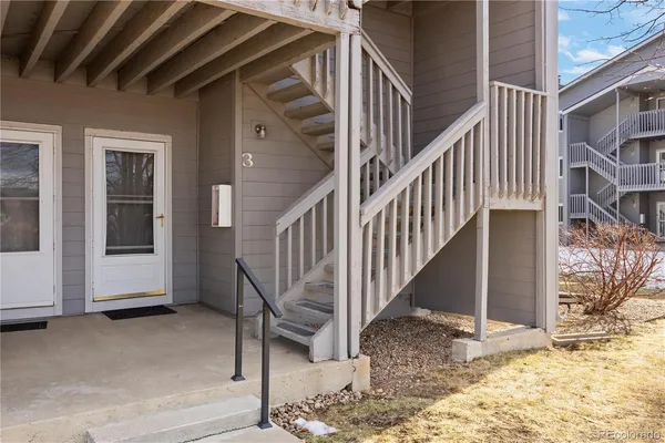a view of entryway