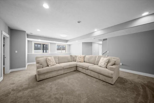 $529,900 | 738 Fieldstone Drive, Coopersville, MI 49404