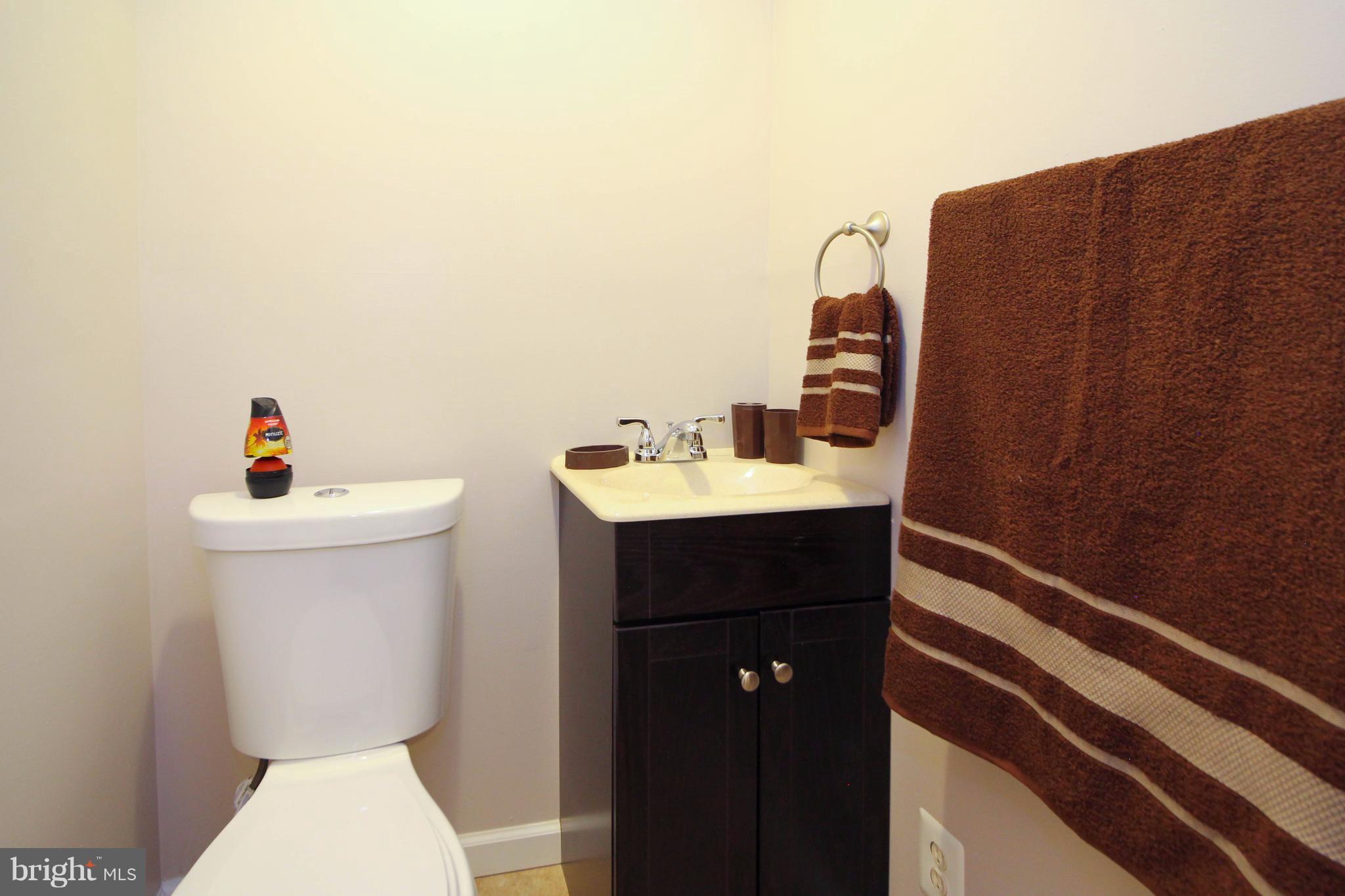 4227 Annapolis Road Baltimore, MD 21227 - Photo 11 of 30 bath