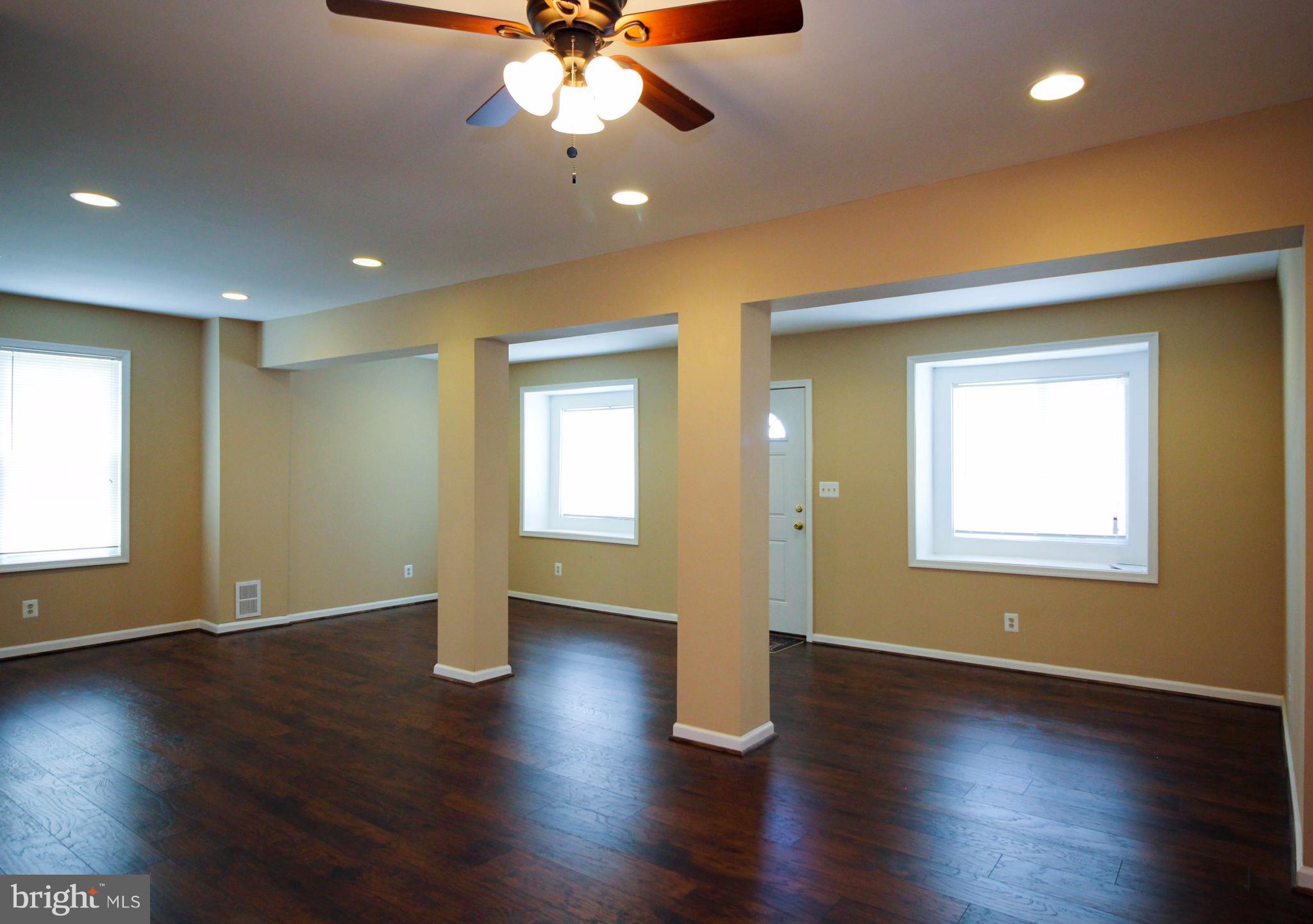 4227 Annapolis Road Baltimore, MD 21227 - Photo 3 of 30 Living room