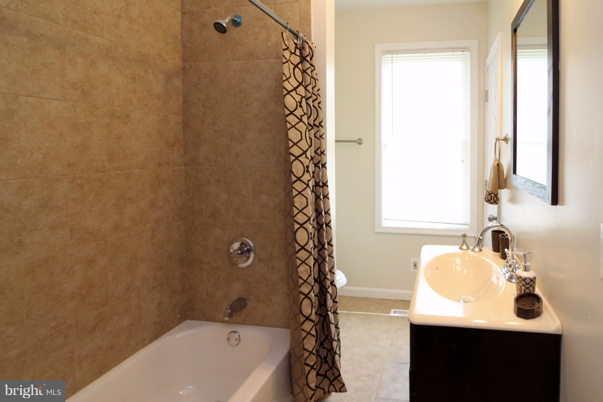 4227 Annapolis Road Baltimore, MD 21227 - Photo 21 of 30 bath