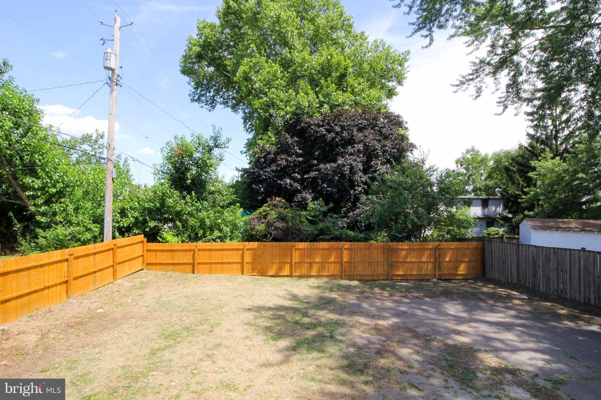 4227 Annapolis Road Baltimore, MD 21227 - Photo 24 of 30 Backyard)