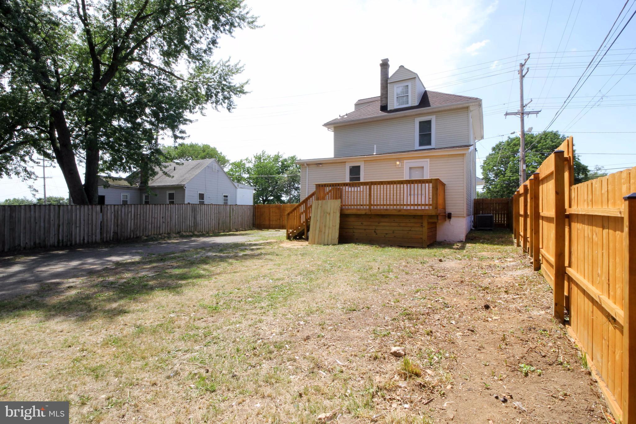 4227 Annapolis Road Baltimore, MD 21227 - Photo 26 of 30 backyard