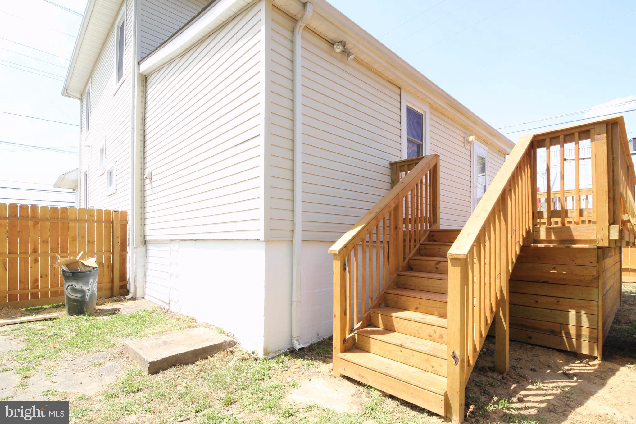 4227 Annapolis Road Baltimore, MD 21227 - Photo 29 of 30 Deckr)