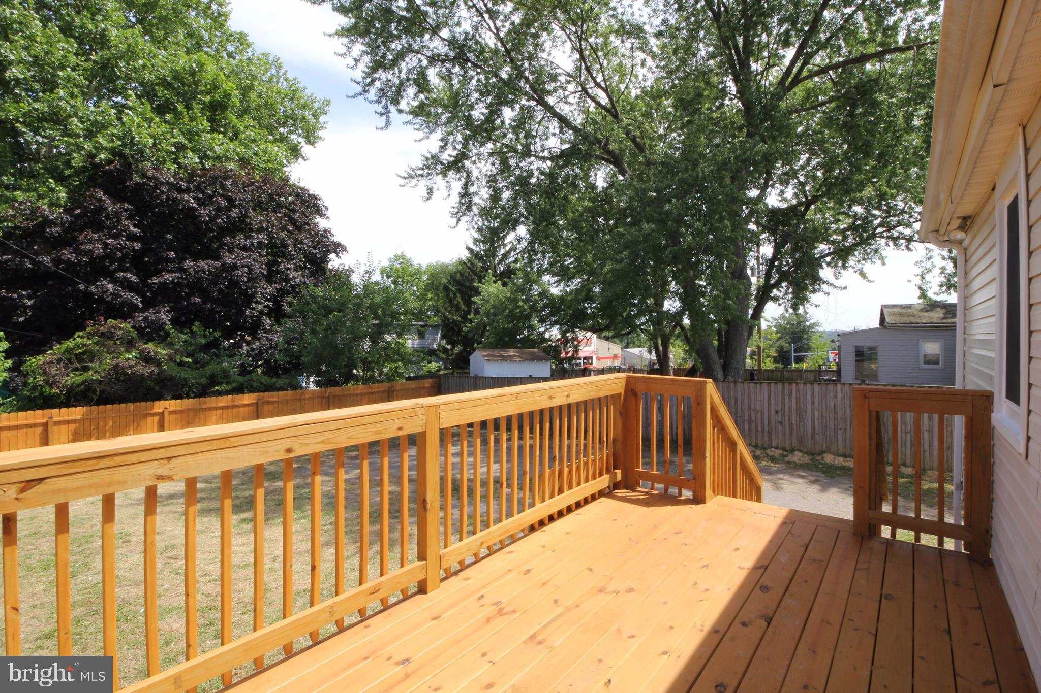 4227 Annapolis Road Baltimore, MD 21227 - Photo 30 of 30 Deckr)