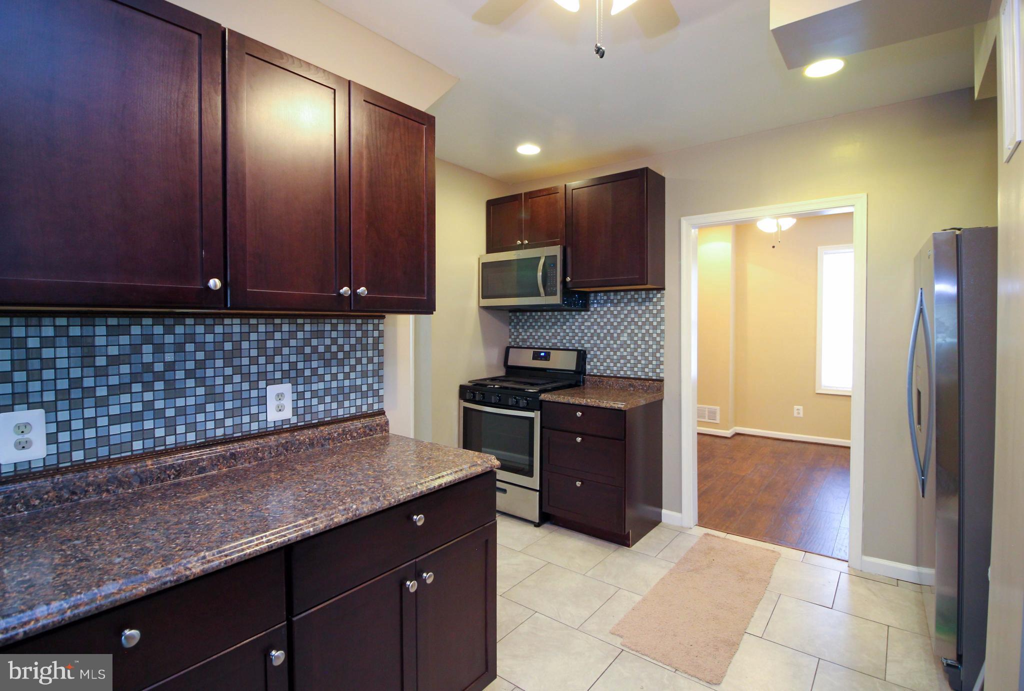 4227 Annapolis Road Baltimore, MD 21227 - Photo 5 of 30 Kitchen