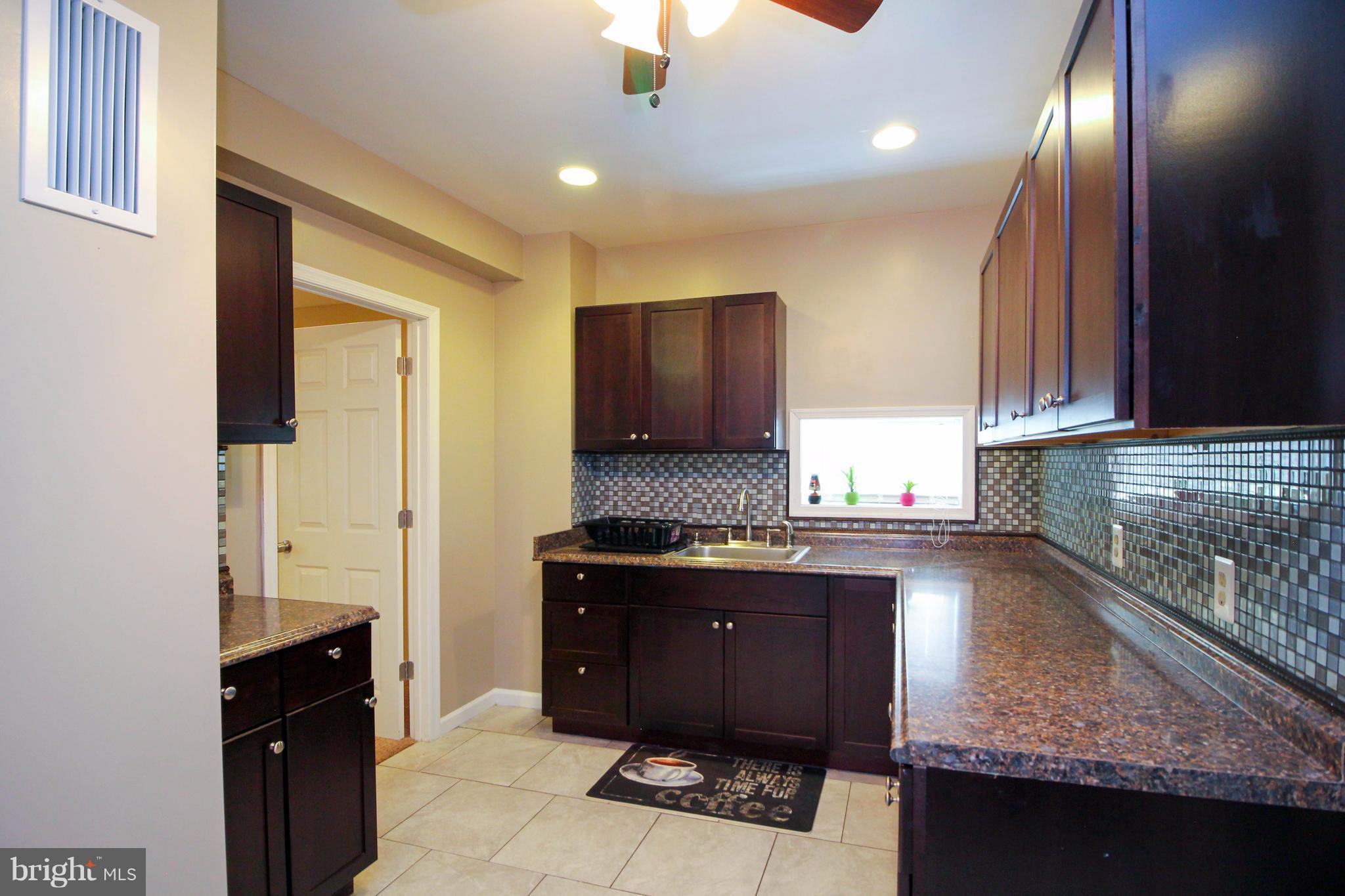 4227 Annapolis Road Baltimore, MD 21227 - Photo 6 of 30 Kitchen