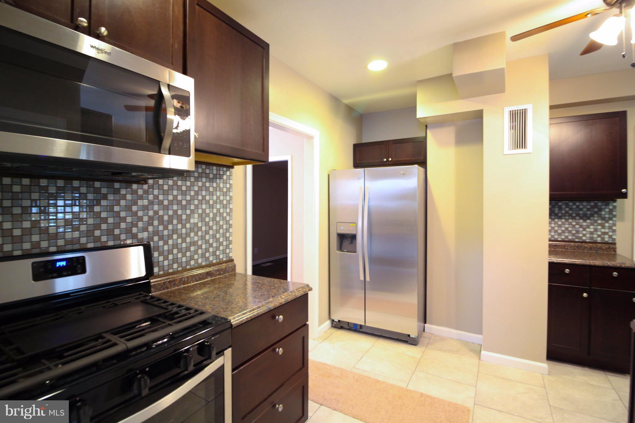 4227 Annapolis Road Baltimore, MD 21227 - Photo 7 of 30 Kitchen