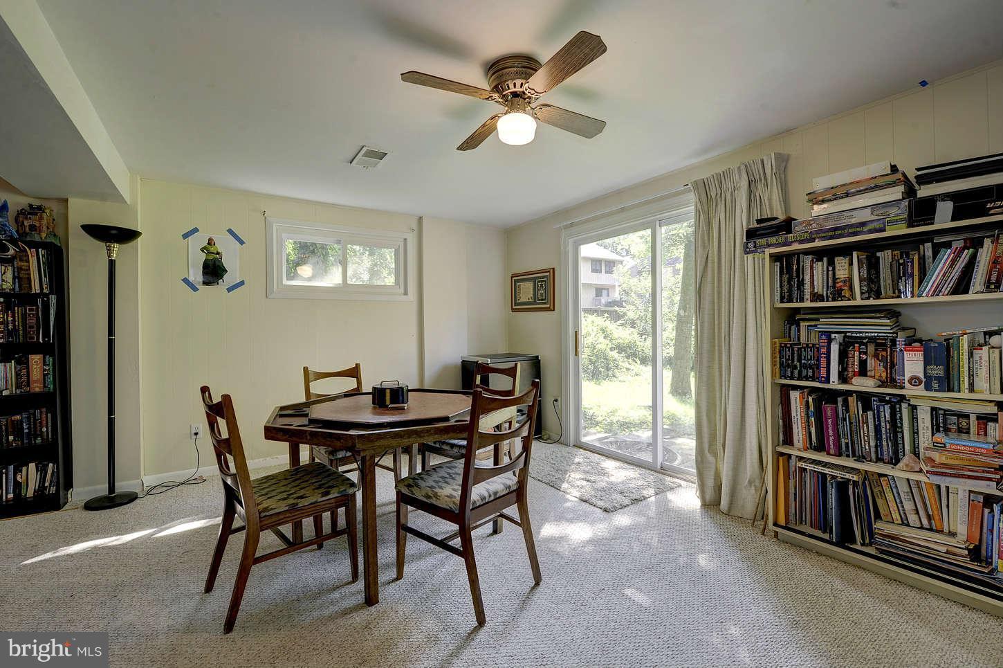 2590 Rambling Road Vienna, VA 22181 - Photo 22 of 30 Family Room