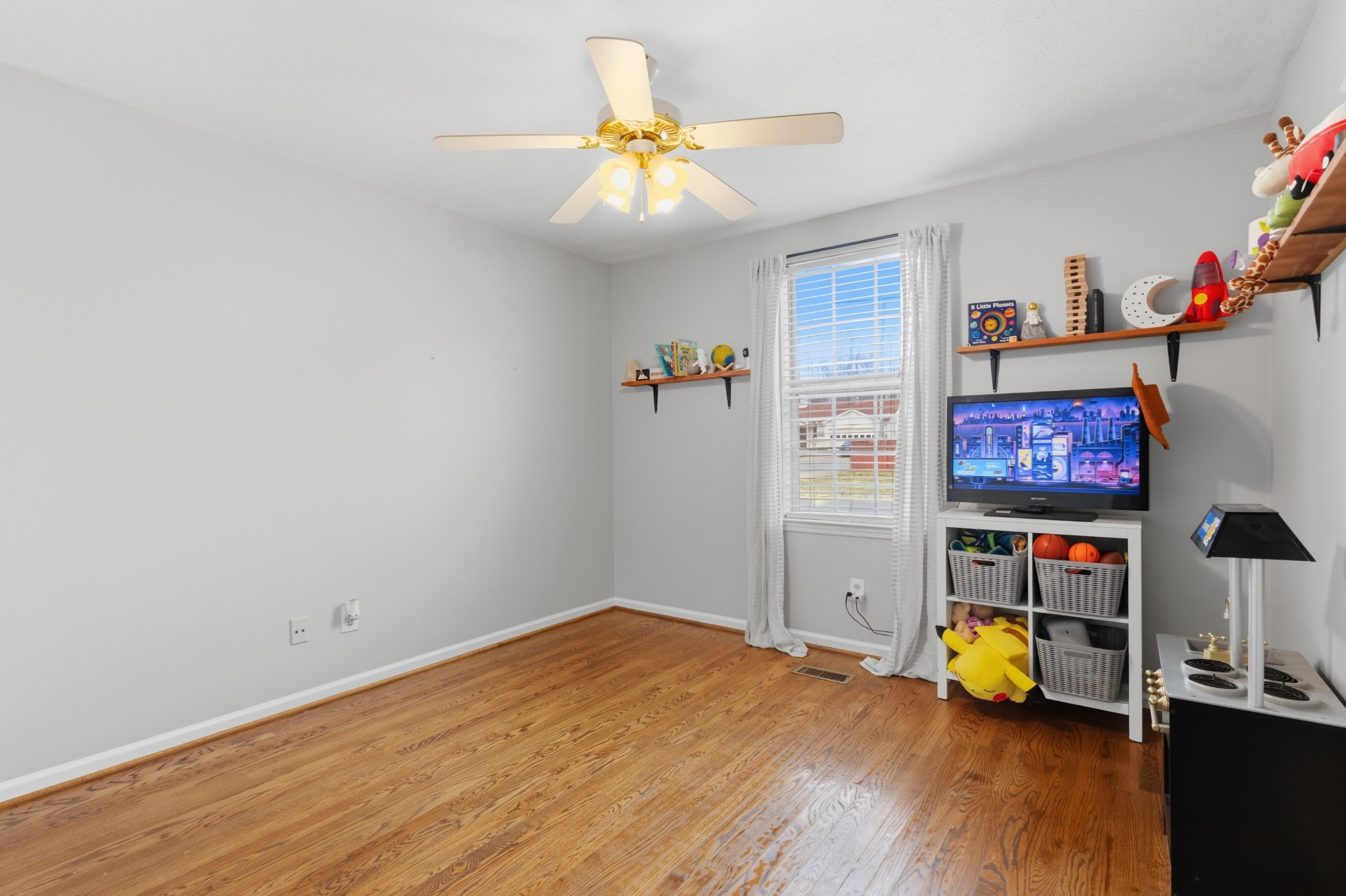 120 River Bend Road Hendersonville, TN 37075 - Photo 13 of 26 a room with toys and wooden floor