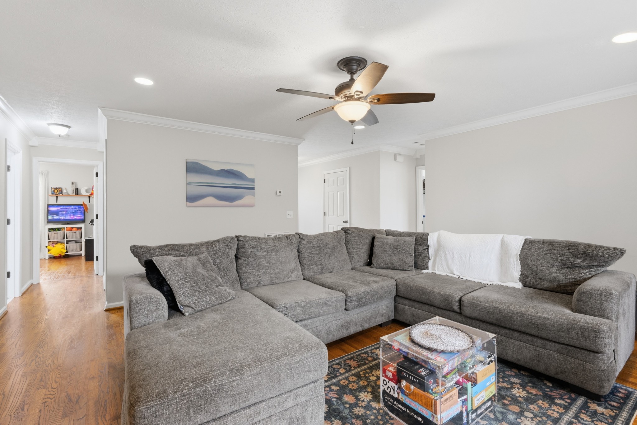 120 River Bend Road Hendersonville, TN 37075 - Photo 4 of 26 a living room with furniture and kitchen view