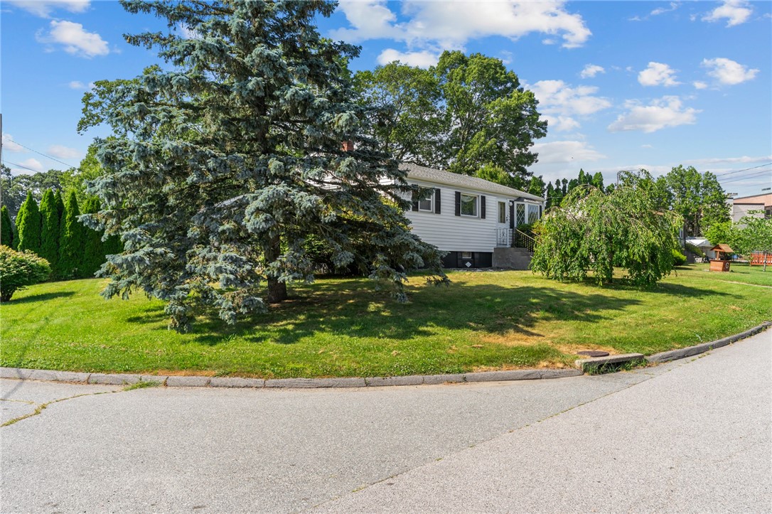 33 Limestone Street Warwick, RI 02889 - Photo 12 of 36 Gallery Image 12