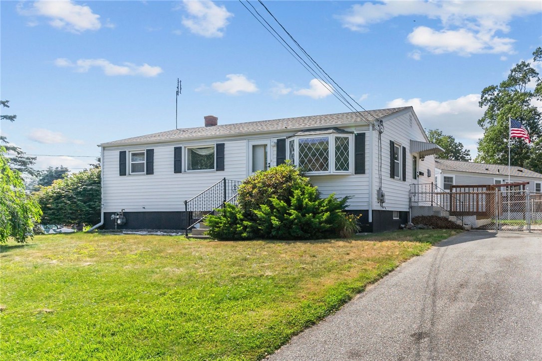 33 Limestone Street Warwick, RI 02889 - Photo 4 of 36 Gallery Image 4
