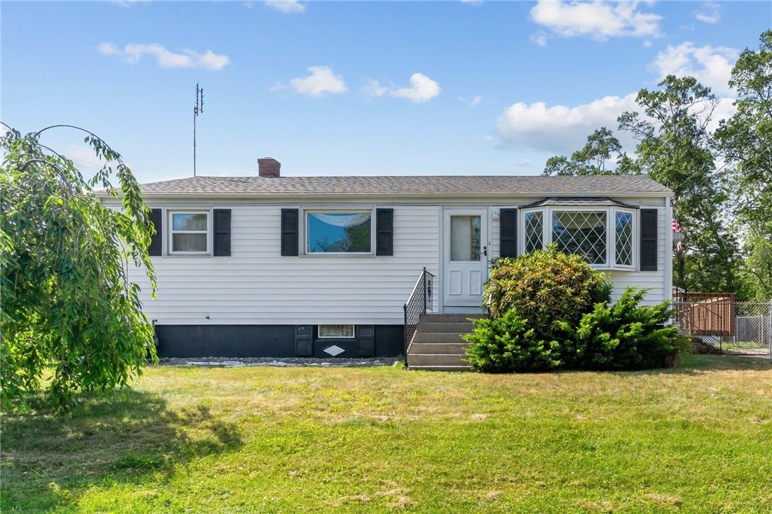 33 Limestone Street Warwick, RI 02889 - Photo 5 of 36 Gallery Image 5