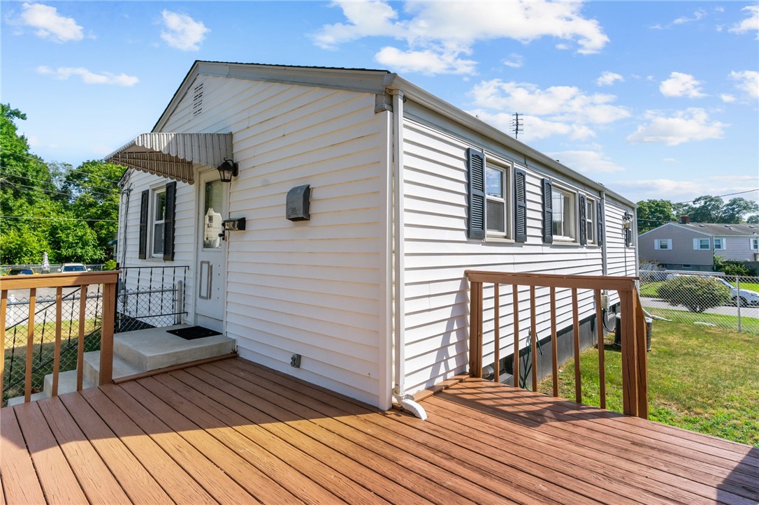 33 Limestone Street Warwick, RI 02889 - Photo 8 of 36 Gallery Image 8
