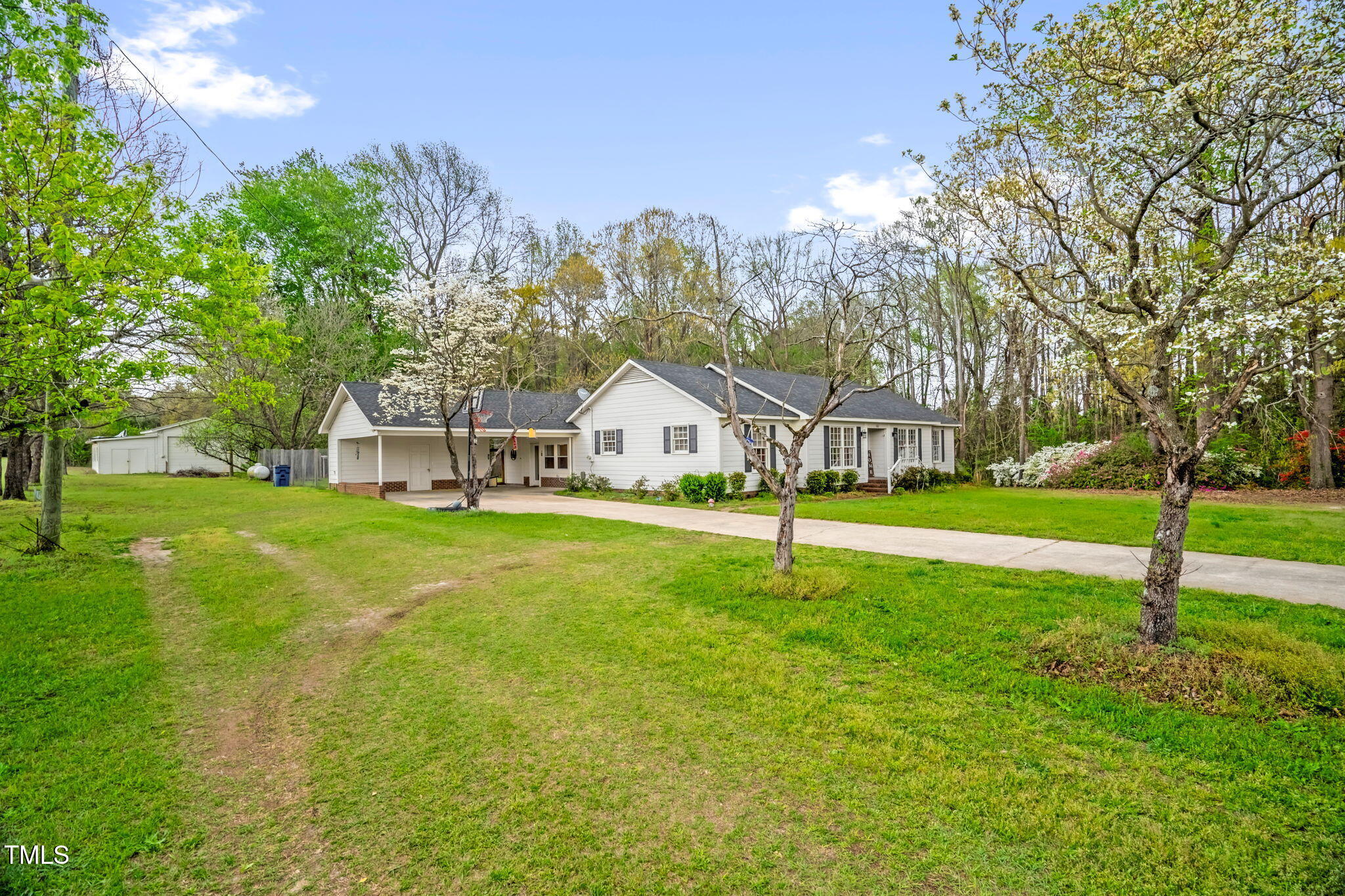 1022 Glover Road Dunn, NC 28334 - Photo 4 of 31 4-web-or-mls-1022 Clover Rd-4