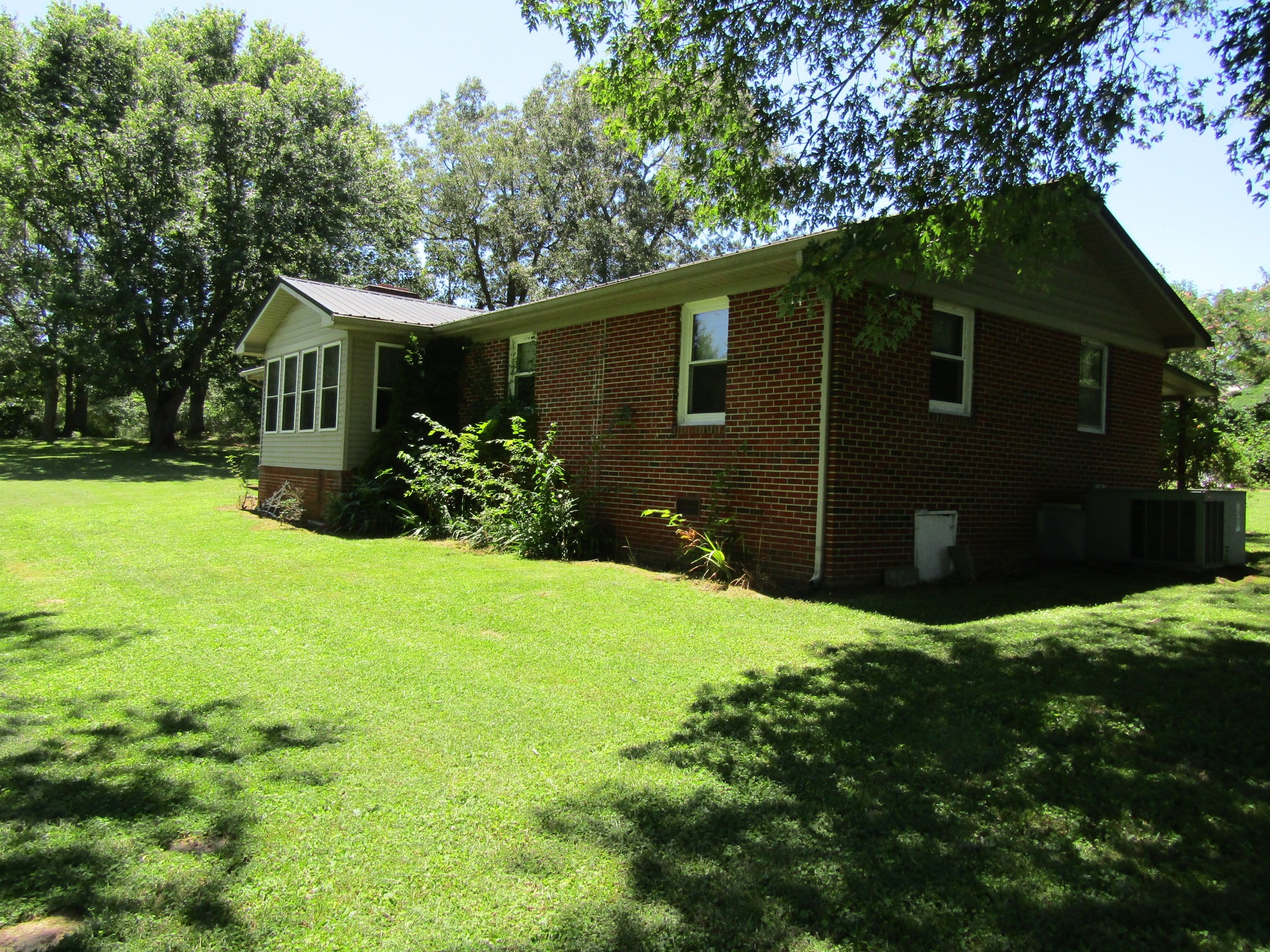 114 Hoosier Road McMinnville, TN 37110 - Photo 3 of 8 Gallery Image 3
