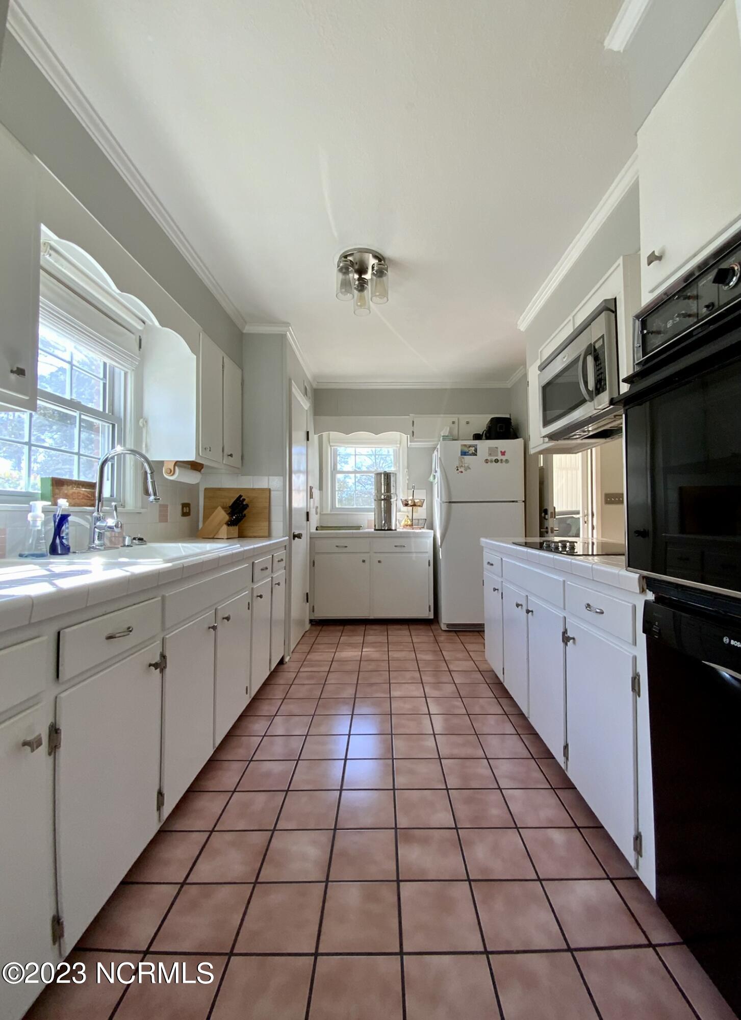 307 Curtis Drive Rockingham, NC 28379 - Photo 3 of 14 12