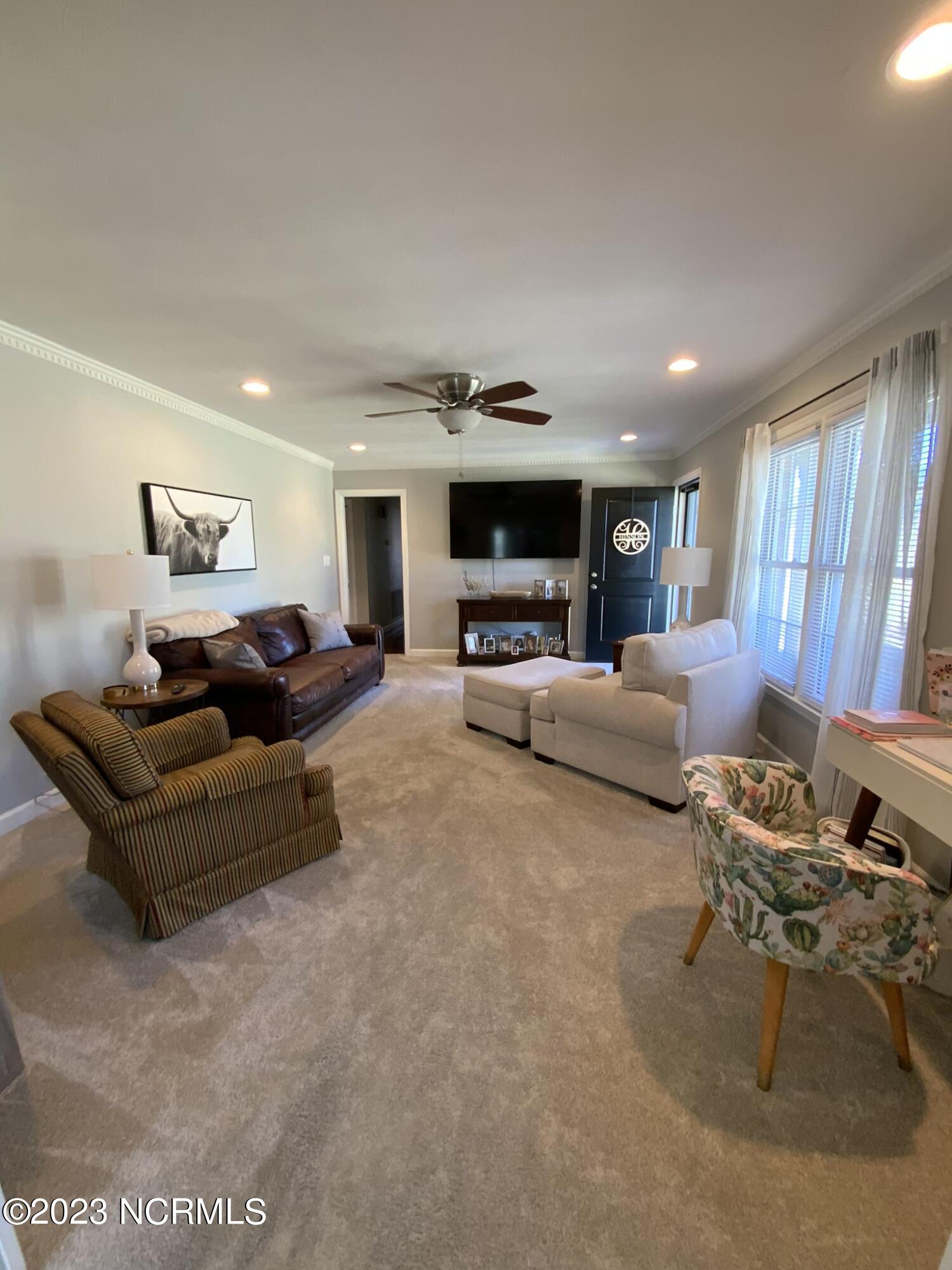 307 Curtis Drive Rockingham, NC 28379 - Photo 4 of 14 8