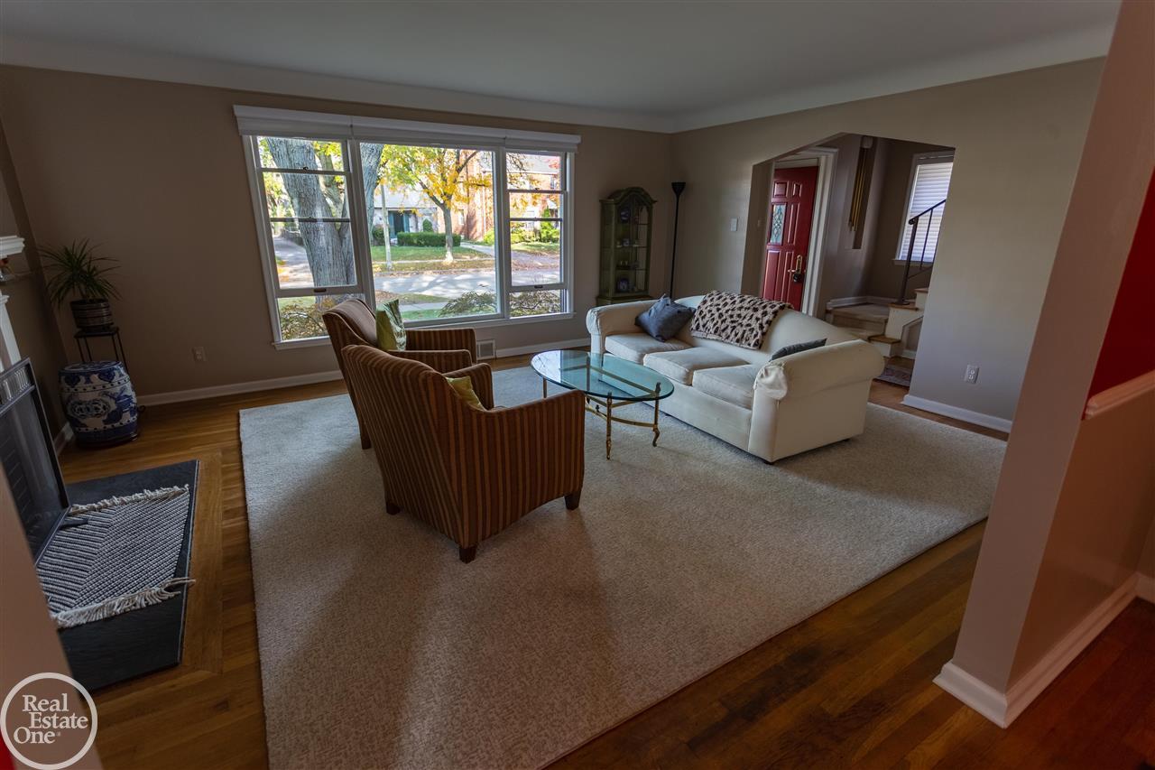 1739 Littlestone Road Grosse Pointe, MI 48236 - Photo 12 of 22 50025756-11.JPG