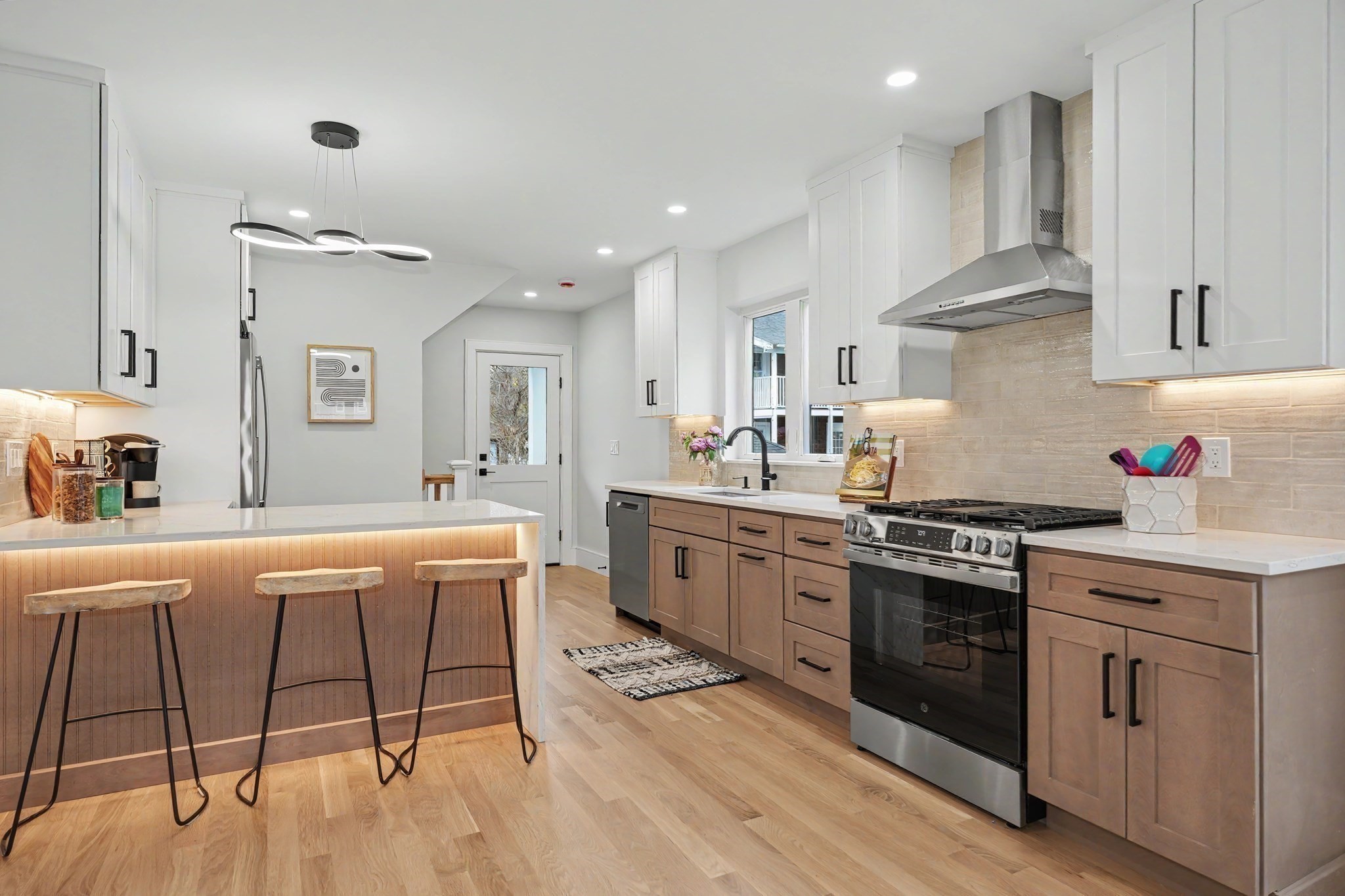 17-19 Drew Road Belmont, MA 02478 - Photo 7 of 29 Gallery Image 7