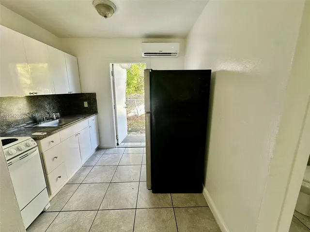 $1,300 | 5010 Northwest 2nd Avenue, Unit 3, Miami, FL 33127