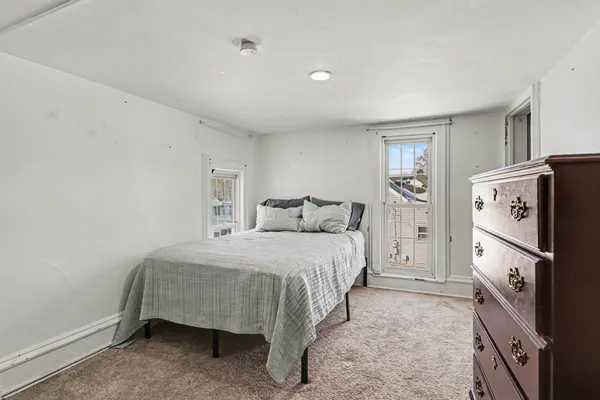 $190,000 | 427 East Division Street, Vicksburg, MI 49097