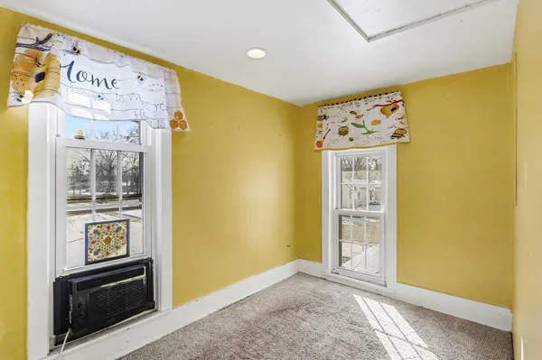 $190,000 | 427 East Division Street, Vicksburg, MI 49097