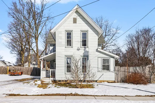 $190,000 | 427 East Division Street, Vicksburg, MI 49097