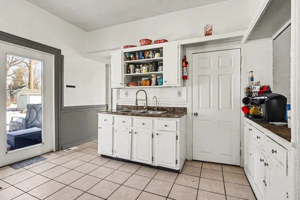 $190,000 | 427 East Division Street, Vicksburg, MI 49097