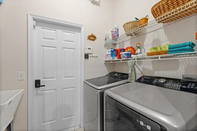 a view of a yard with palm trees