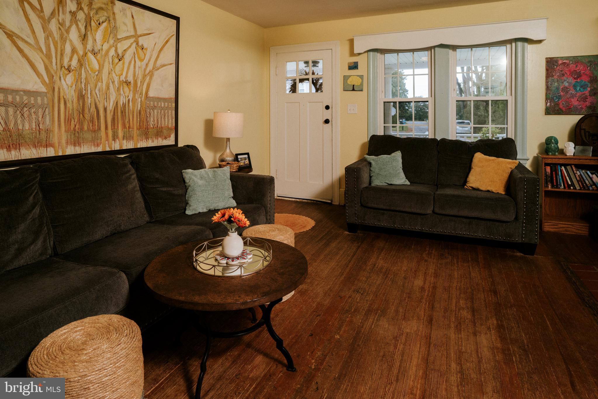 10235 Golf Course Road Ocean City, MD 21842 - Photo 5 of 23 Living Room
