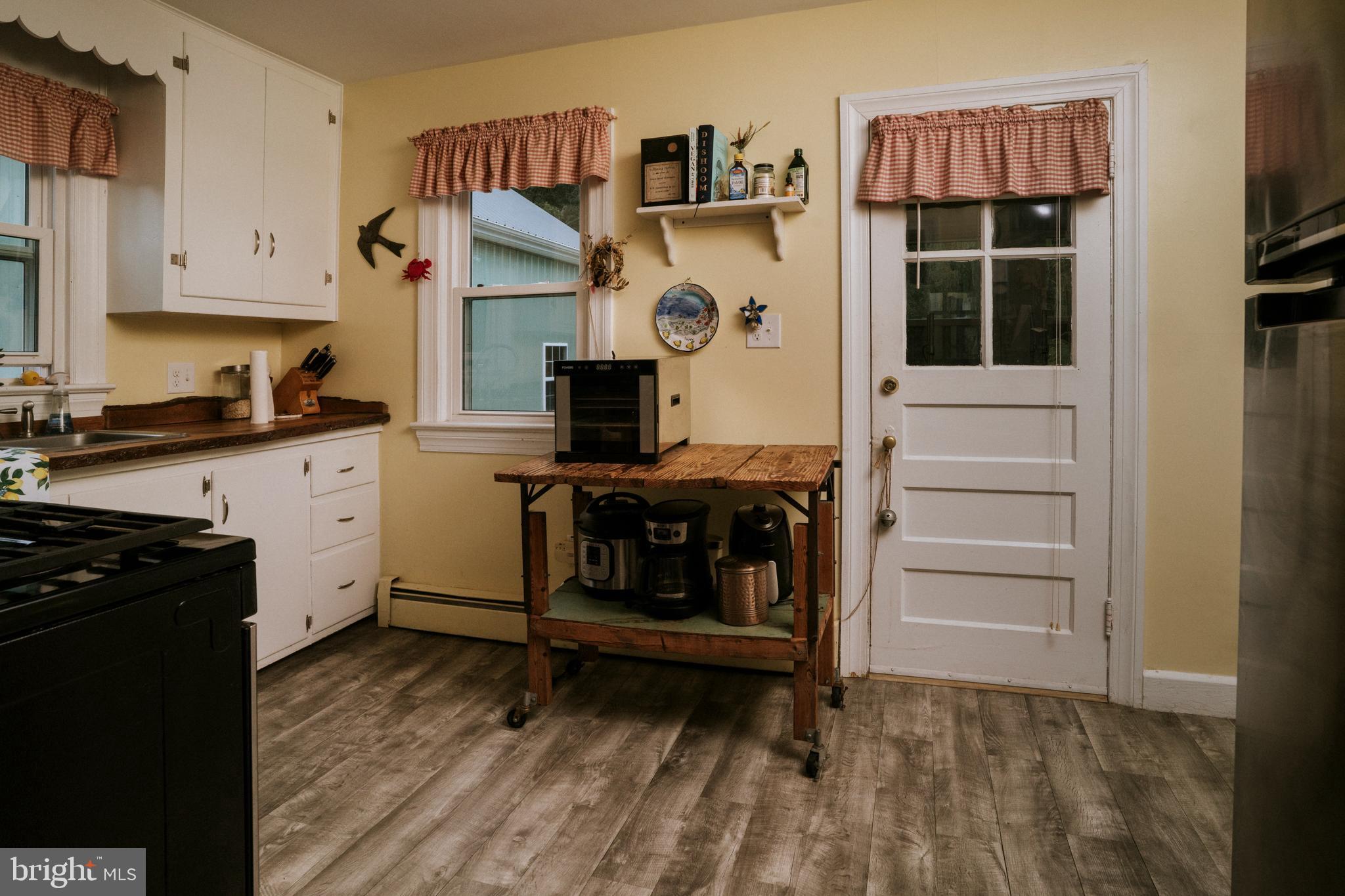 10235 Golf Course Road Ocean City, MD 21842 - Photo 10 of 23 Kitchen