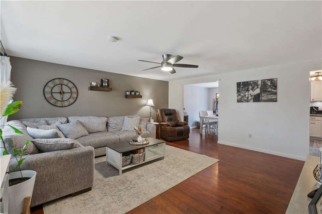139 William Circle McKees Rocks, PA 15136 - Photo 4 of 24 a living room with furniture and wooden floor
