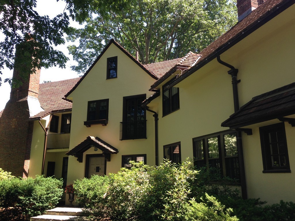 18 Whiting Road Wellesley, MA 02481 - Photo 1 of 24