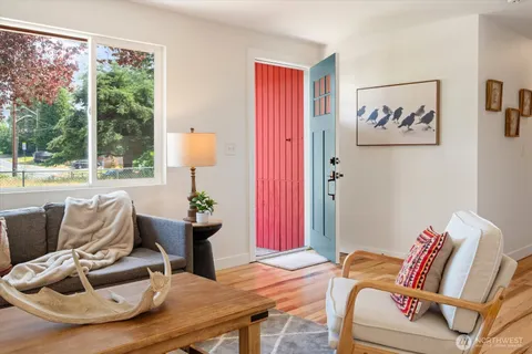 $665,000 | 11935 8th Avenue Southwest, Seattle, WA 98146