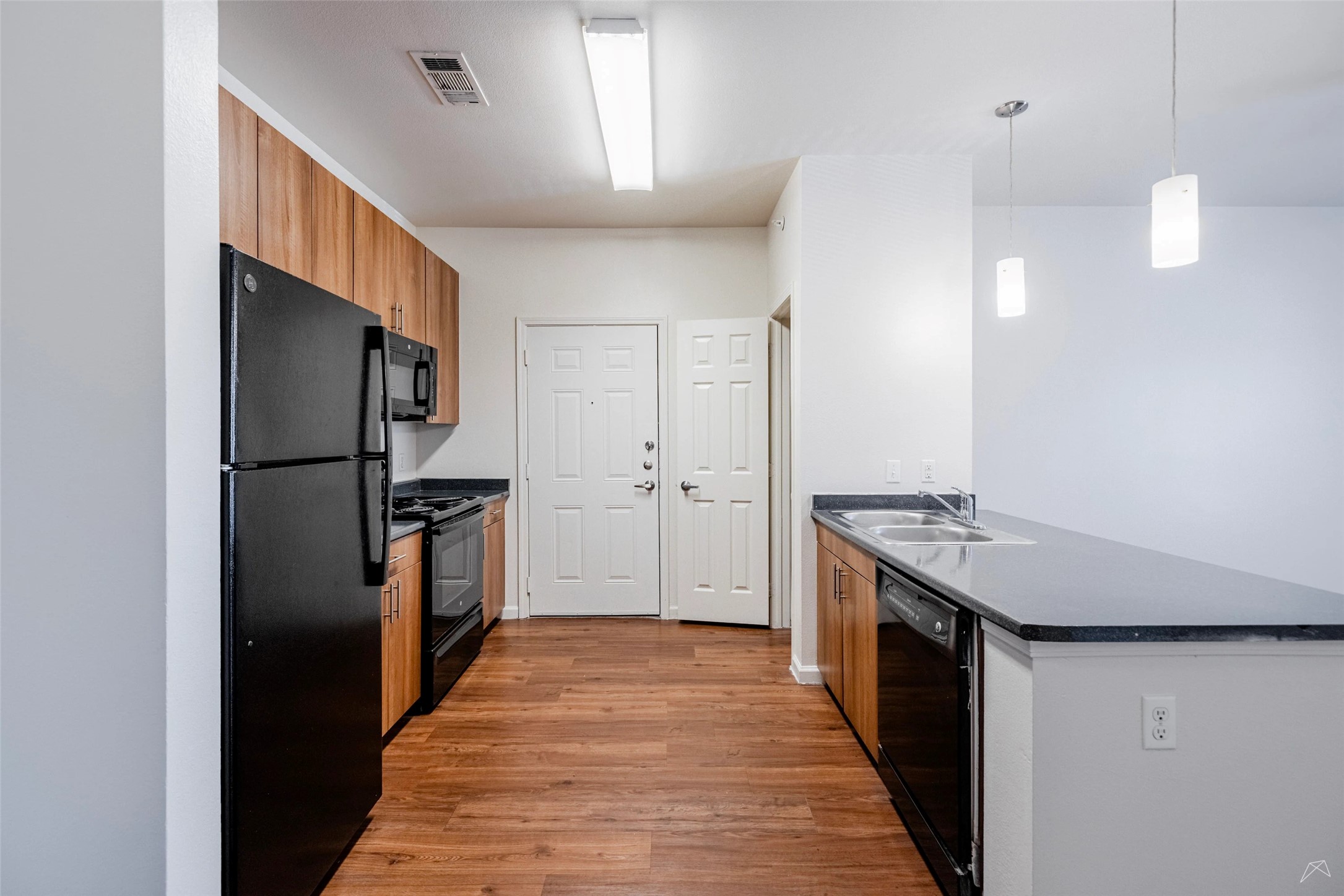 5605 Springdale Road, Unit 333120 Austin, TX 78723 - Photo 10 of 27 8 weeks free rent and standard deposits are being waived with approved credit and landlord verification.