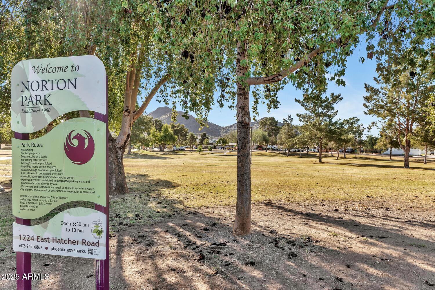 822 East Carol Avenue Phoenix, AZ 85020 - Photo 21 of 25 a sign that is on the side of the road