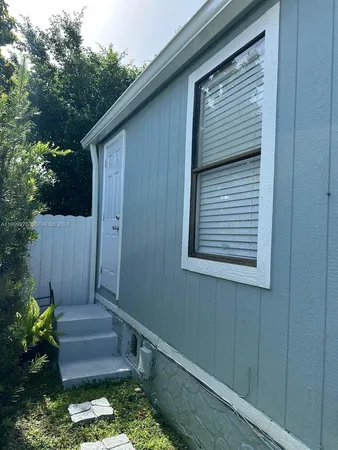 $975 | 19900 Northwest 37th Avenue, Unit D108, Miami Gardens, FL 33056