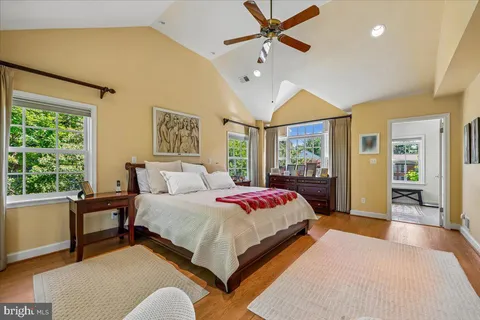 $1,490,000 | 6 Old Stage Court, Rockville, MD 20852