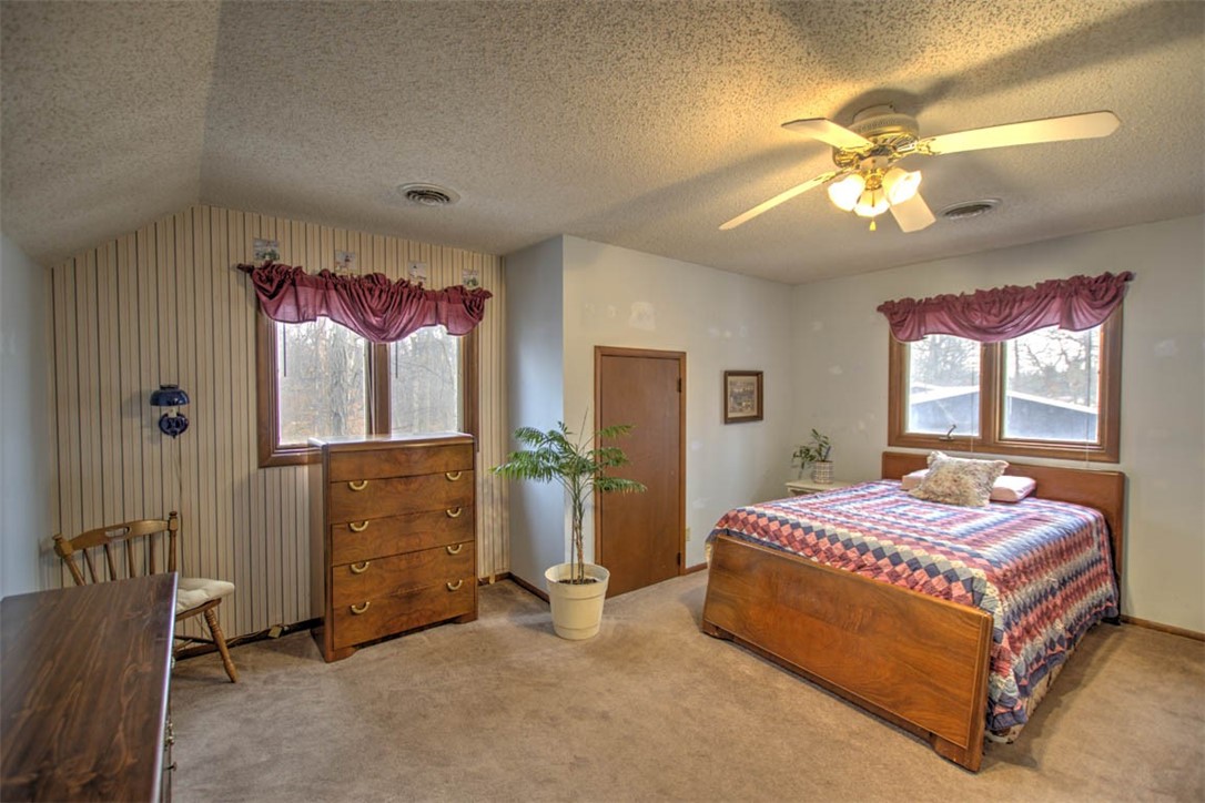 4552 North Prairie View Road Argenta, IL 62501 - Photo 16 of 28 Bedroom 2
