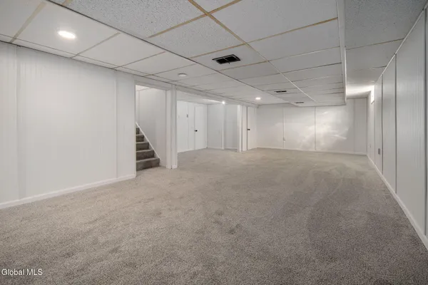 $360,000 | 7 Mullen Drive, Rotterdam, NY 12306