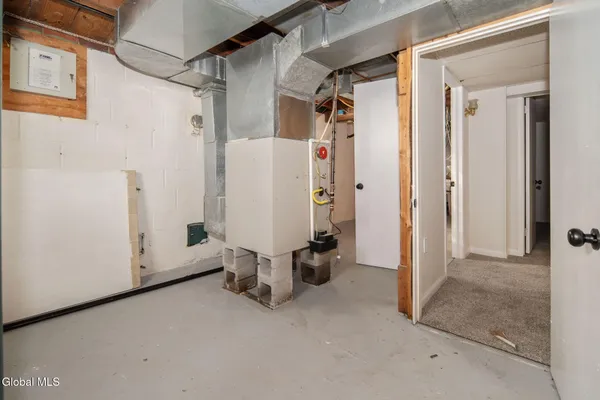 $360,000 | 7 Mullen Drive, Rotterdam, NY 12306