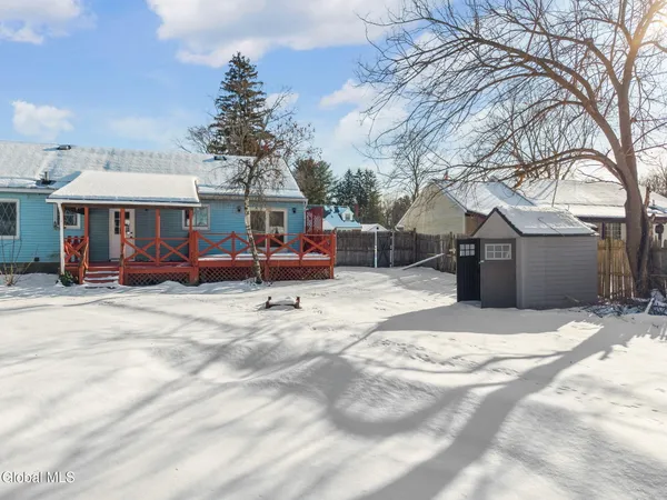 $360,000 | 7 Mullen Drive, Rotterdam, NY 12306