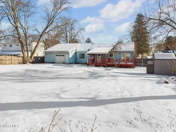 $360,000 | 7 Mullen Drive, Rotterdam, NY 12306