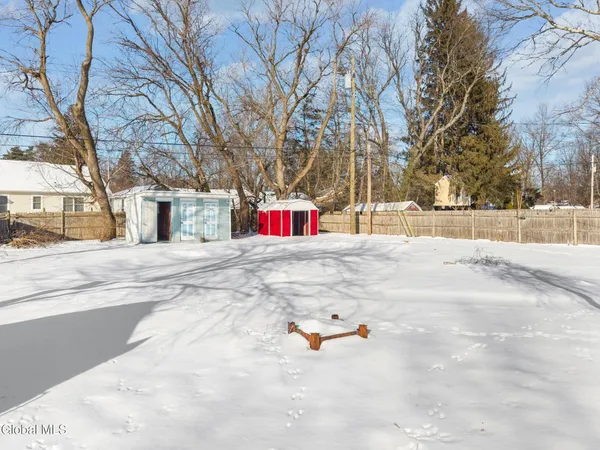 $360,000 | 7 Mullen Drive, Rotterdam, NY 12306