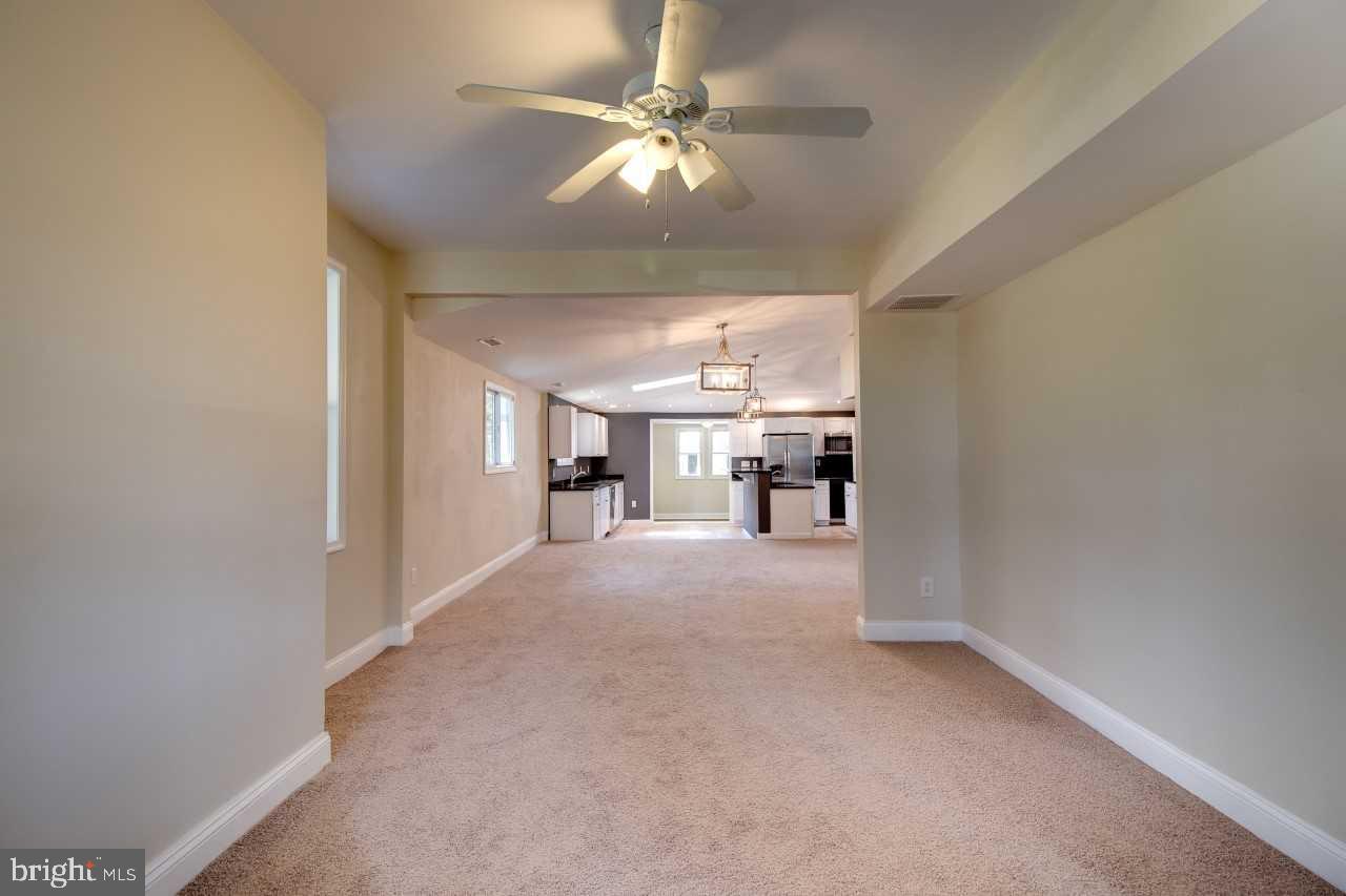6920 Ebenezer Road Baltimore, MD 21220 - Photo 8 of 42 Living Room